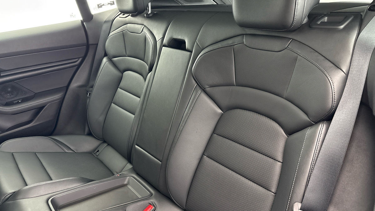 Porsche Taycan Image 8