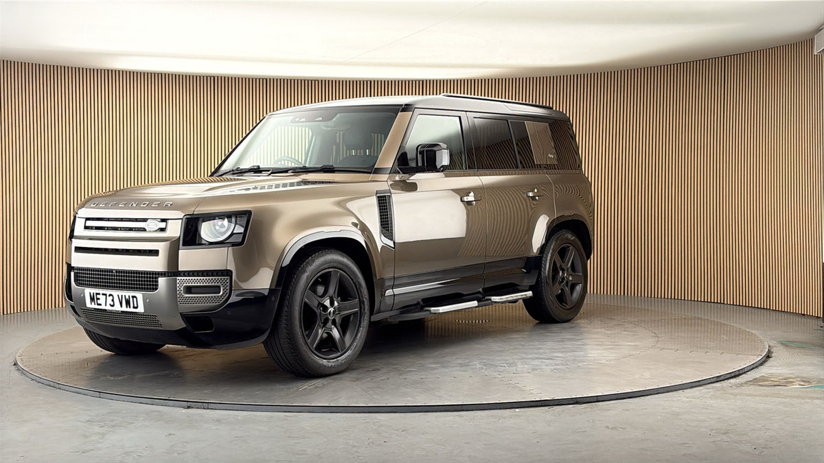 More views of Land Rover Defender 110