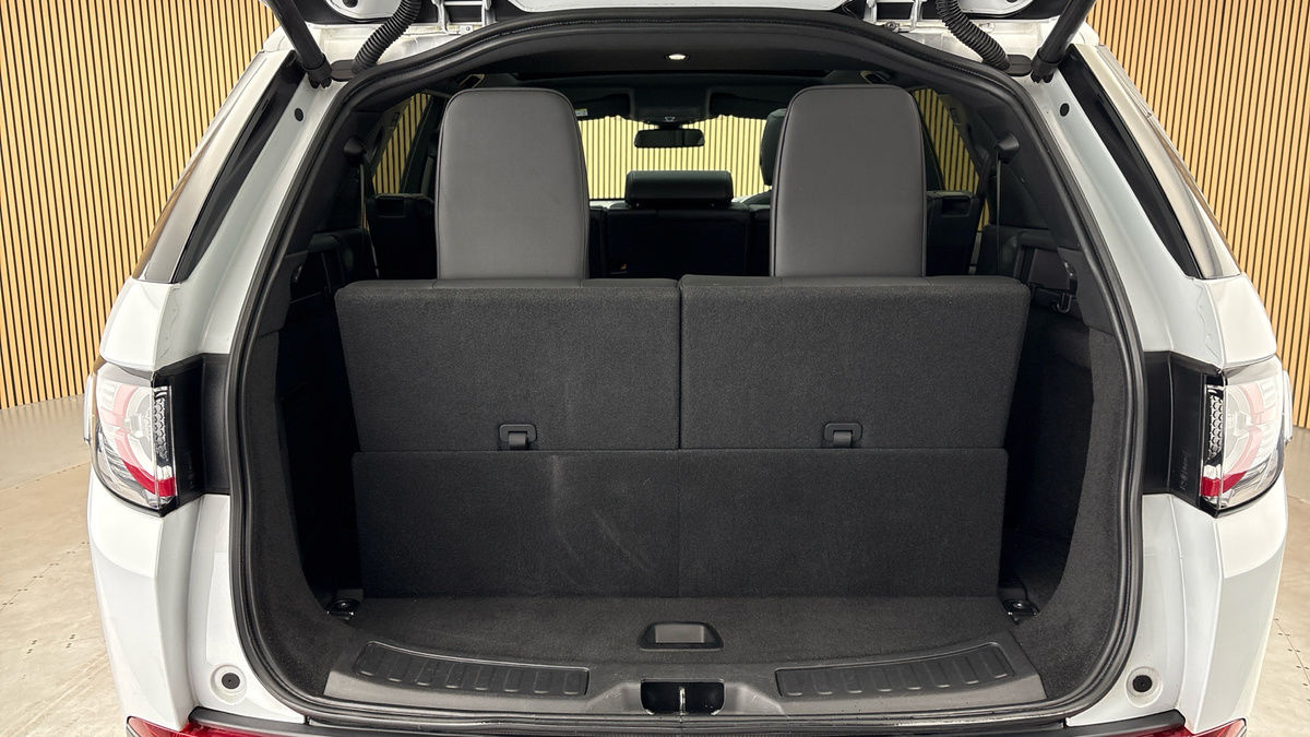 Land Rover Discovery Sport Image 11