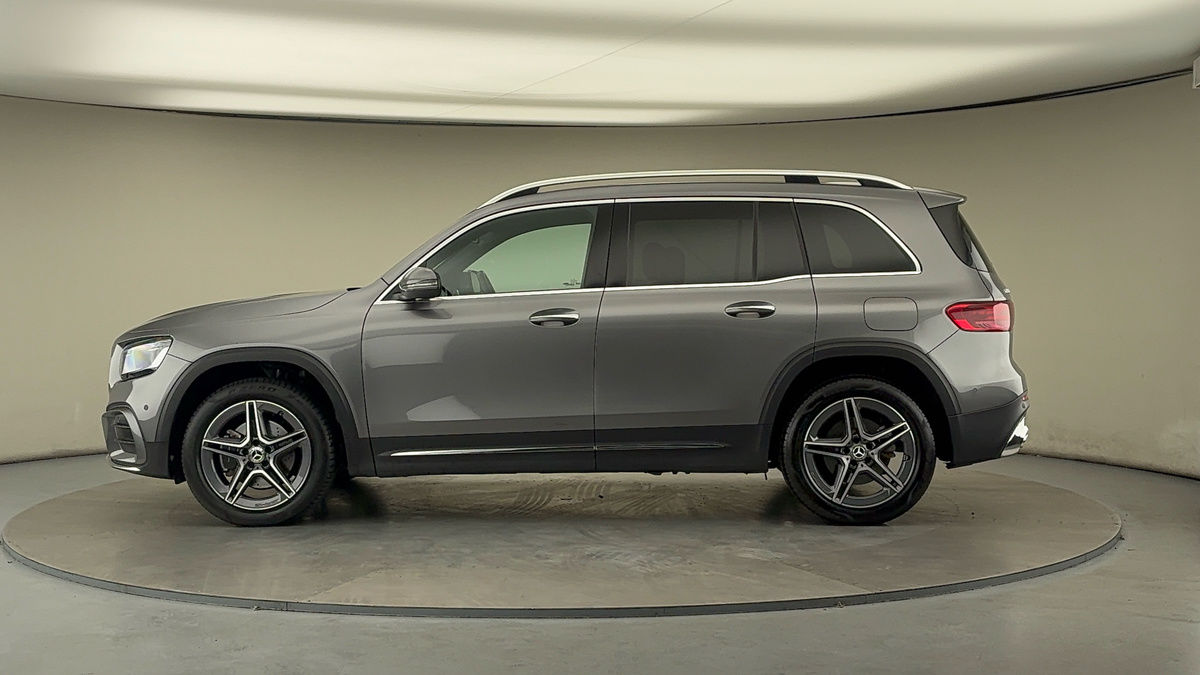 Mercedes-Benz GLB Image 15