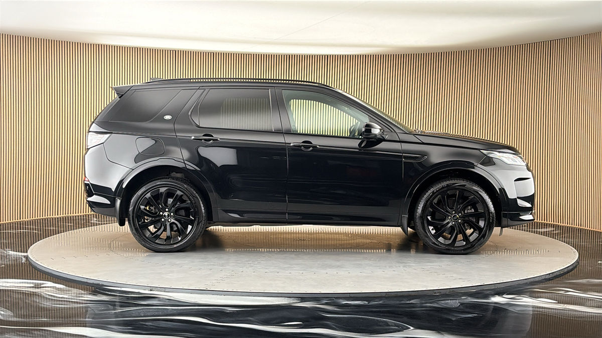 Land Rover Discovery Sport Image 16