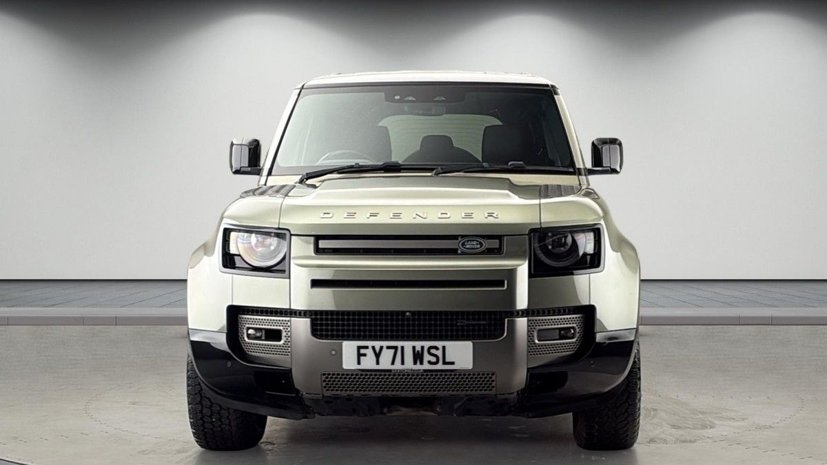 Land Rover Defender 110 Image 3