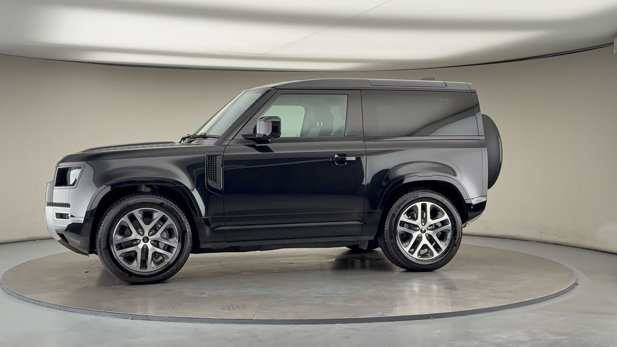 More views of Land Rover Defender 90