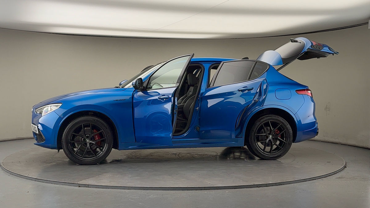 More views of Alfa Romeo Stelvio