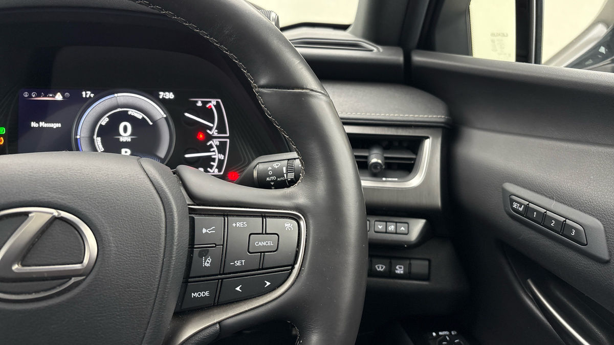 Lexus UX Image 14