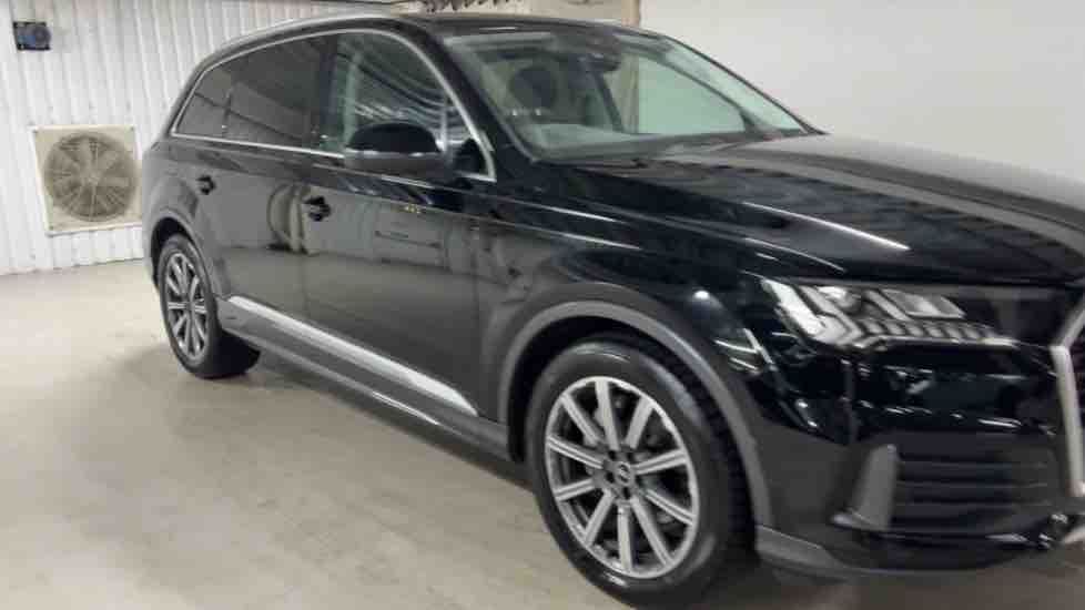More views of Audi Q7