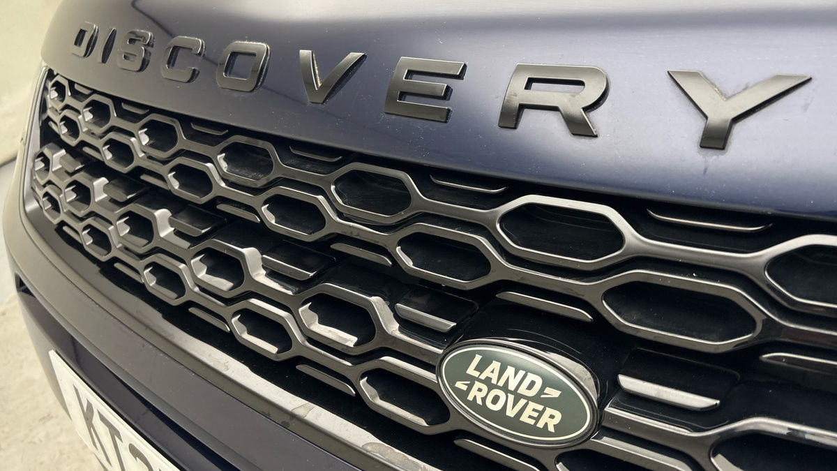 Land Rover Discovery Sport Image 24