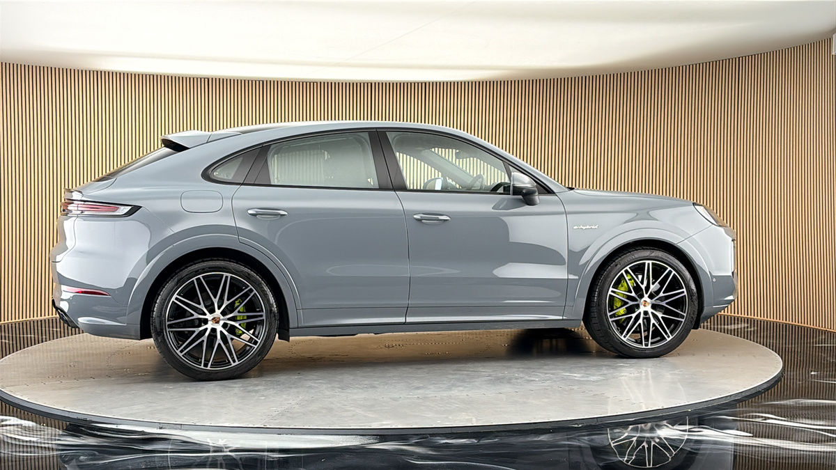 More views of Porsche Cayenne