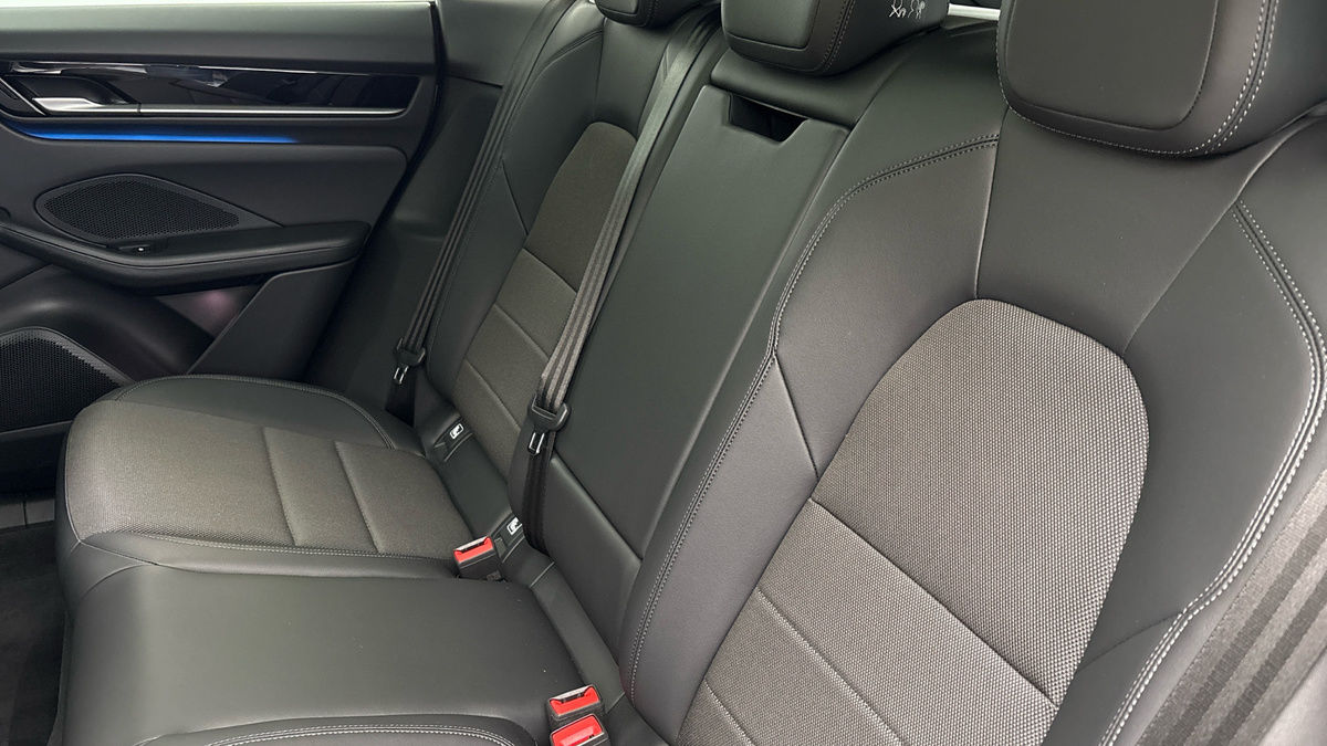 Porsche Macan Image 8