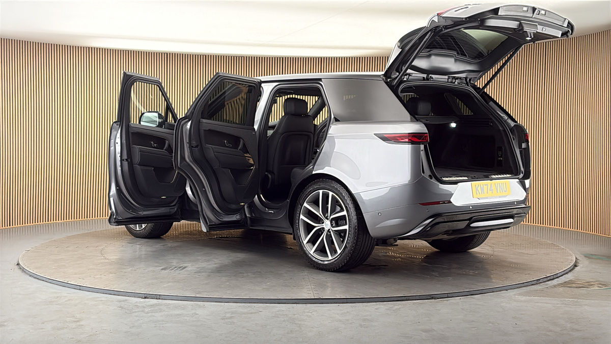 More views of Land Rover Range Rover Sport