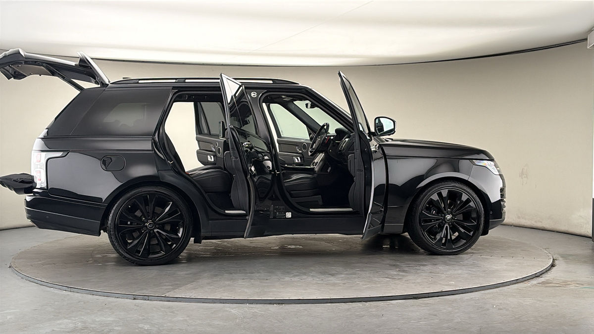 More views of Land Rover Range Rover