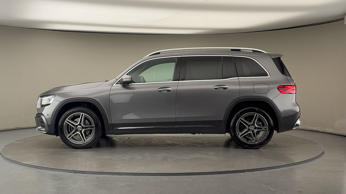 Mercedes-Benz GLB Image 15