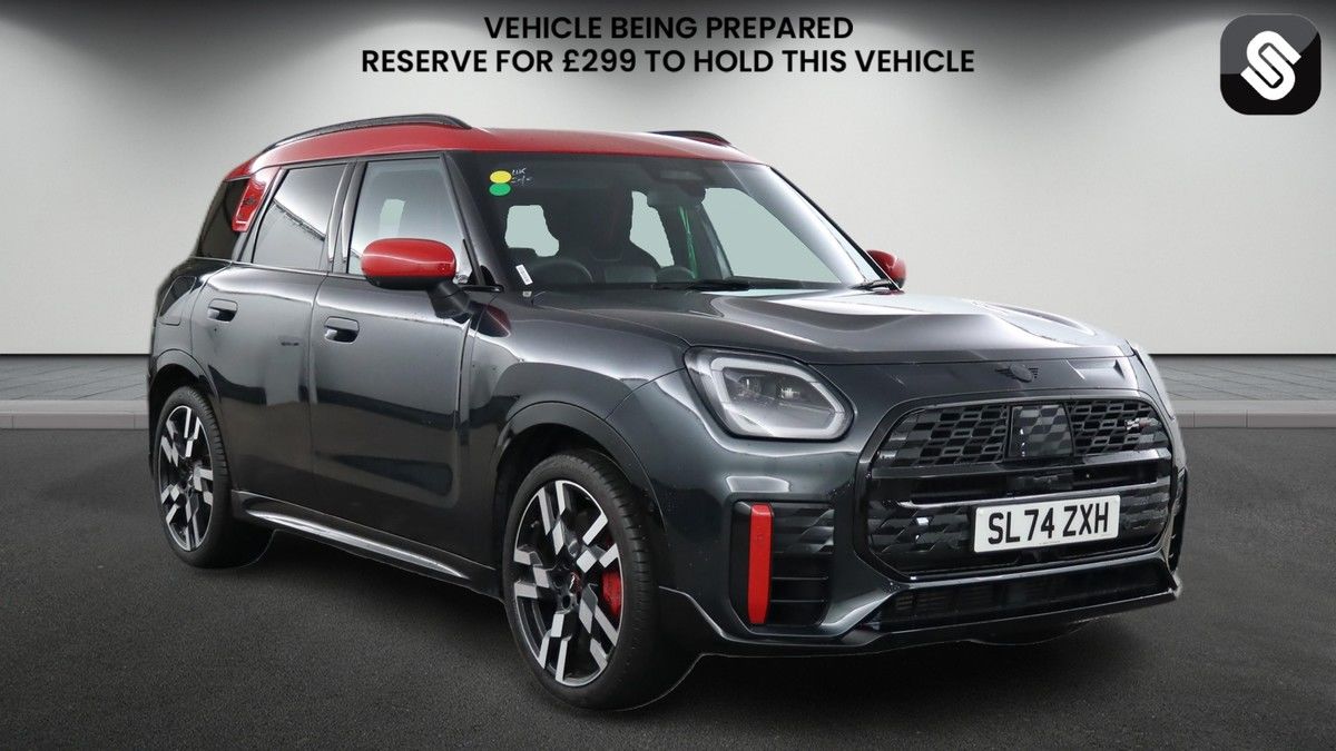 MINI Countryman Sticky Header Image