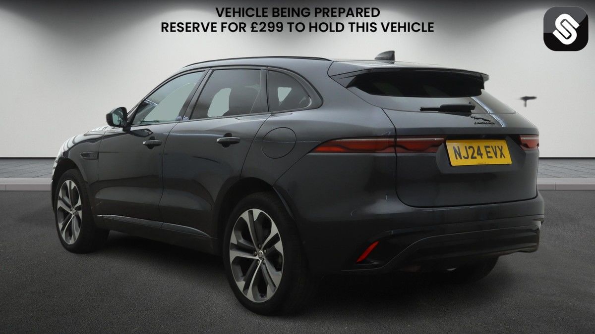 Jaguar F-PACE Image 3