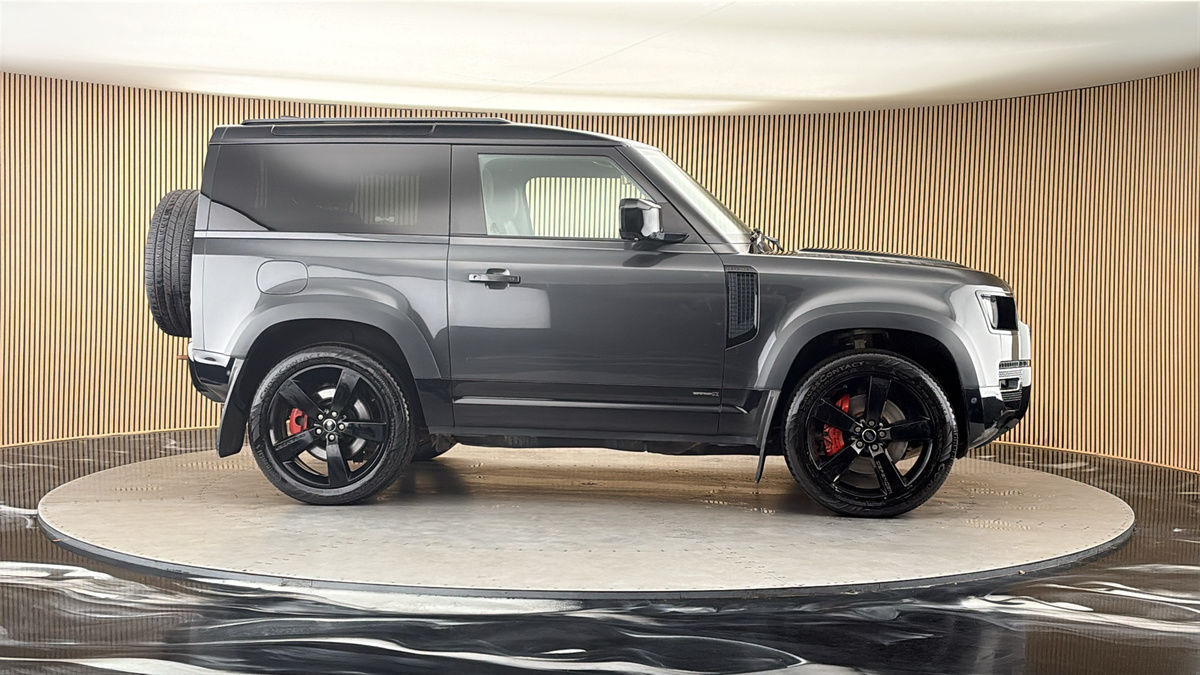 More views of Land Rover Defender 90