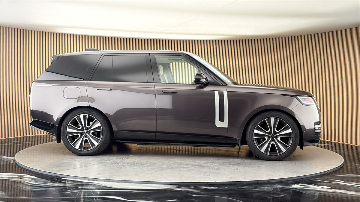 More views of Land Rover Range Rover