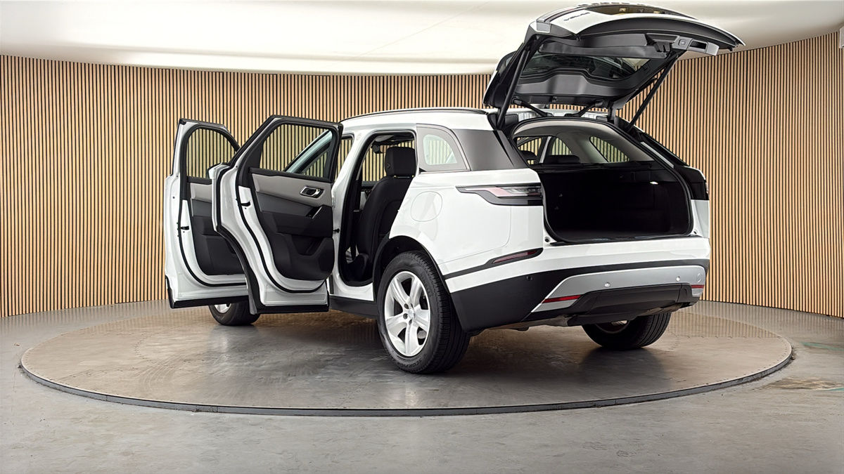 Land Rover Range Rover Velar Image 23