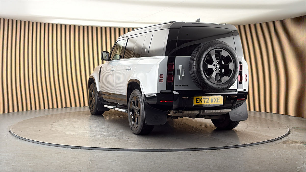 More views of Land Rover Defender 110