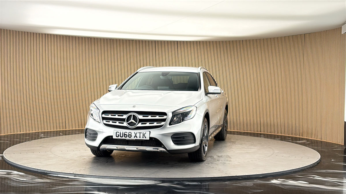 More views of Mercedes-Benz GLA