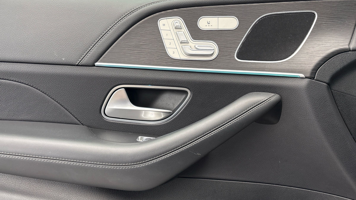Mercedes-Benz GLE Image 19
