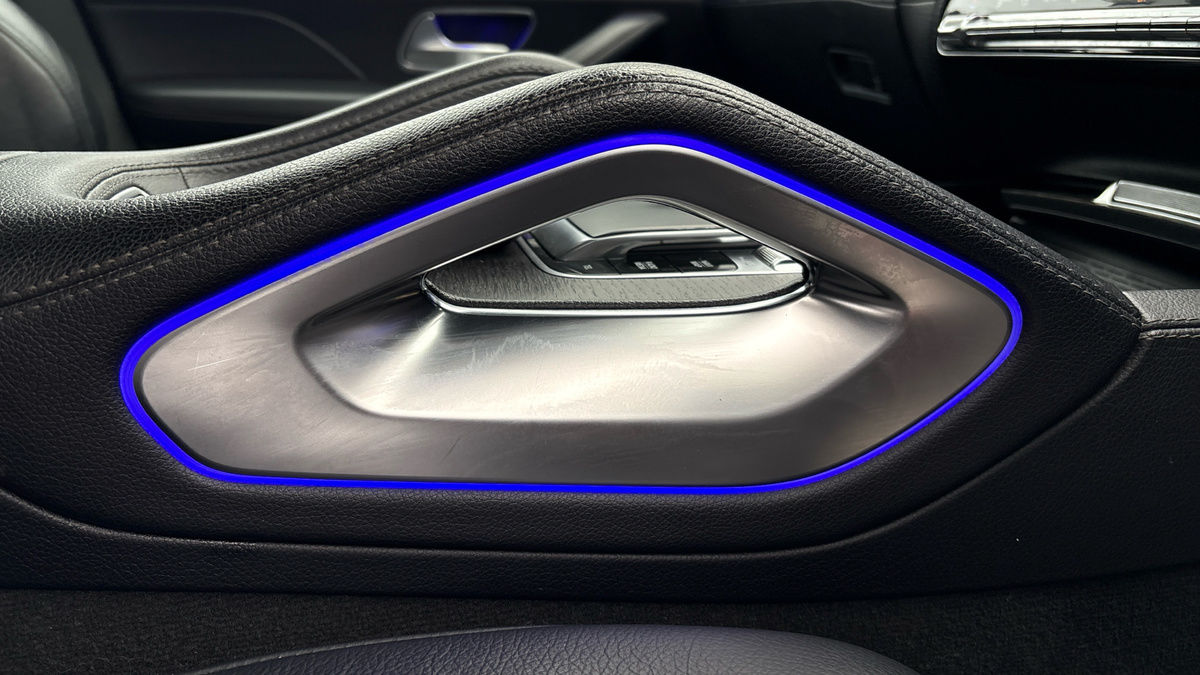 Mercedes-Benz GLE Image 25