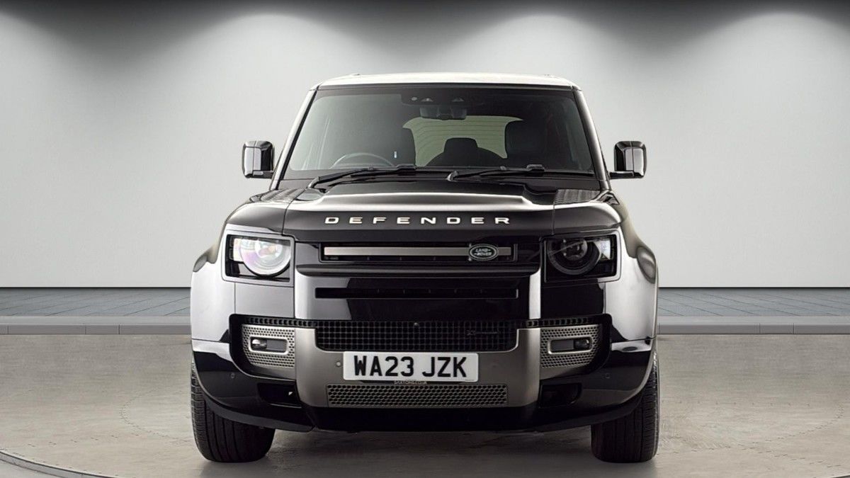 Land Rover Defender 110 Image 3