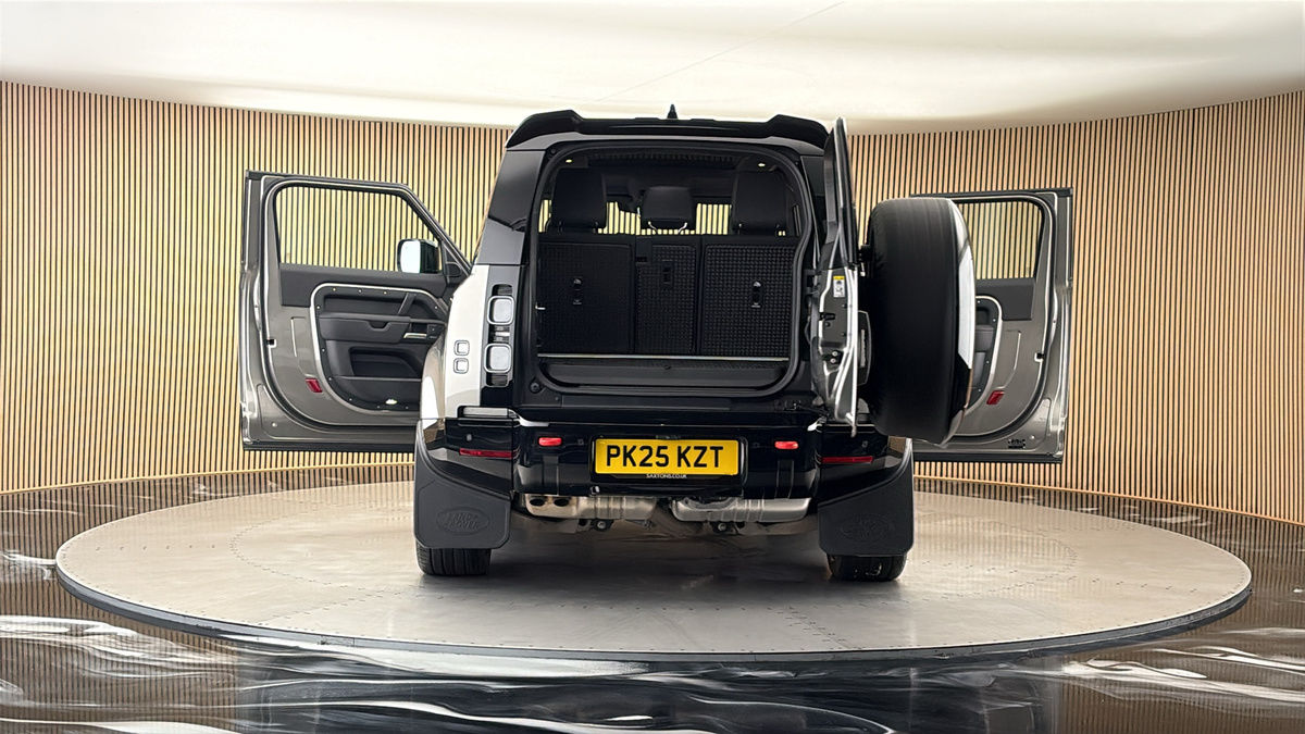 More views of Land Rover Defender 90