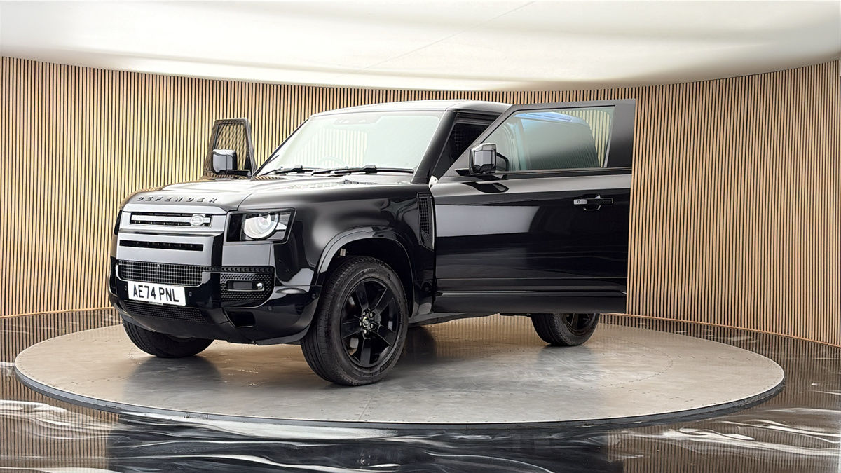 More views of Land Rover Defender 90