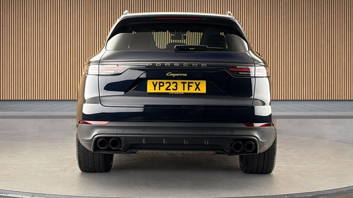 Porsche Cayenne Image 4