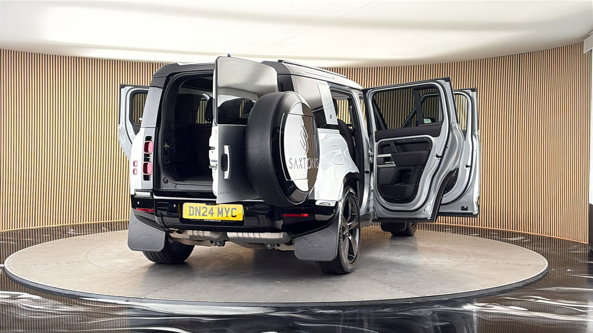 More views of Land Rover Defender 110