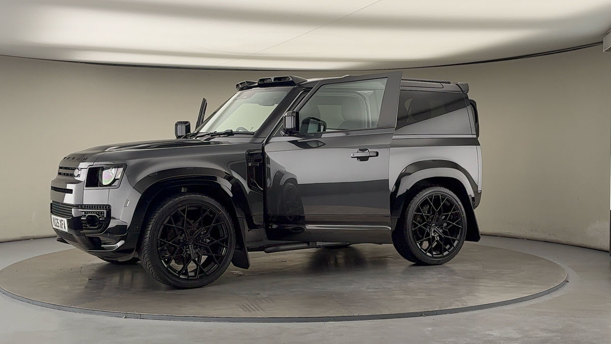 More views of Land Rover Defender 90