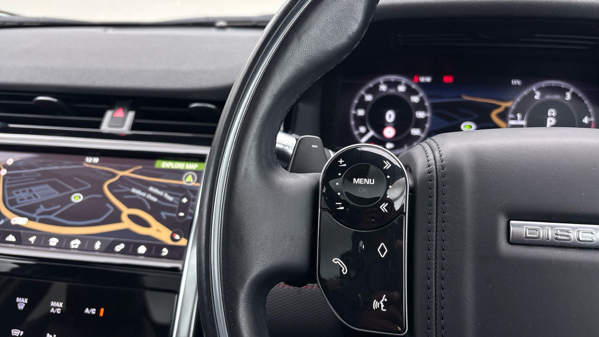 Land Rover Discovery Sport Image 13