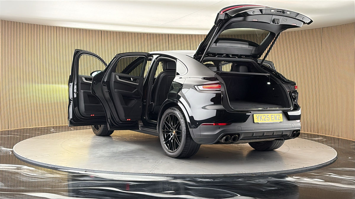 Porsche Cayenne Image 23