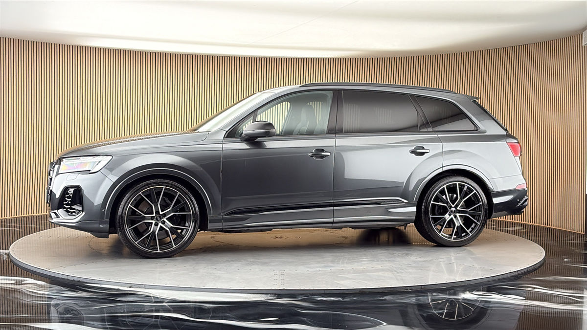 More views of Audi SQ7