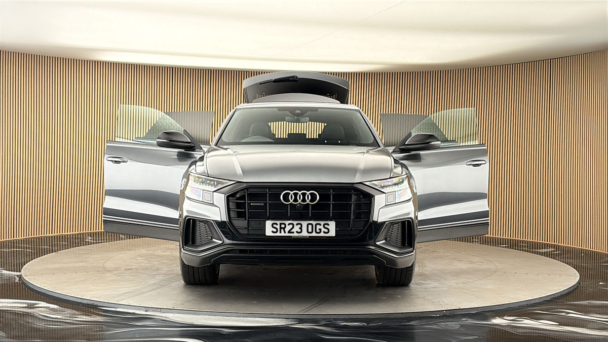 More views of Audi Q8