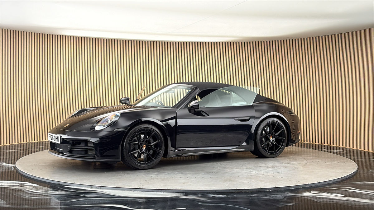 More views of Porsche 911
