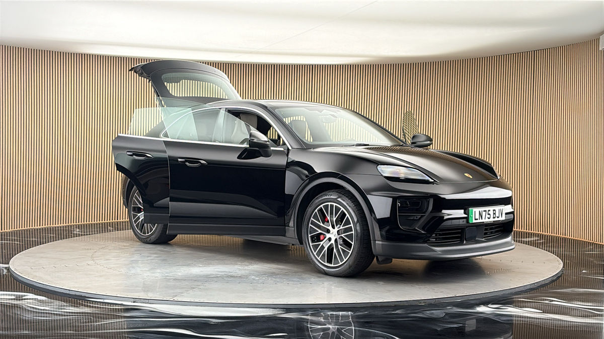 More views of Porsche Macan