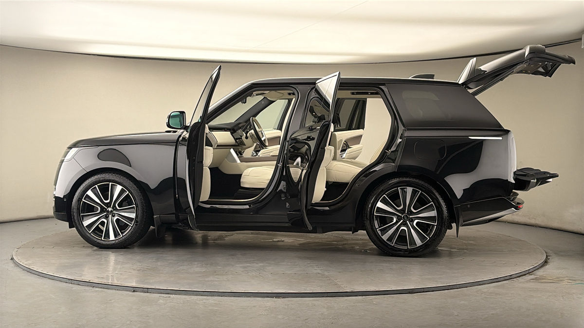 More views of Land Rover Range Rover