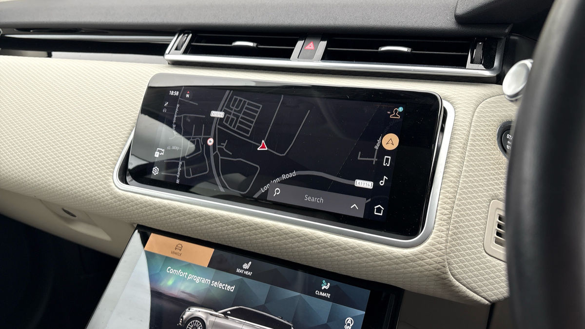 Land Rover Range Rover Velar Image 17