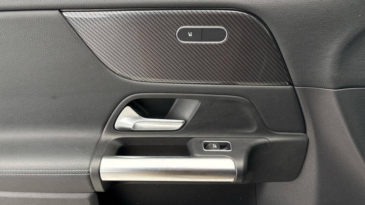 Mercedes-Benz GLA Image 19