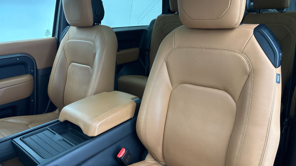 Land Rover Defender 90 Image 7