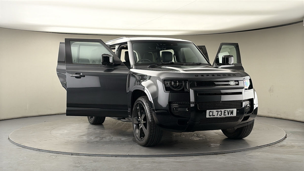 More views of Land Rover Defender 110