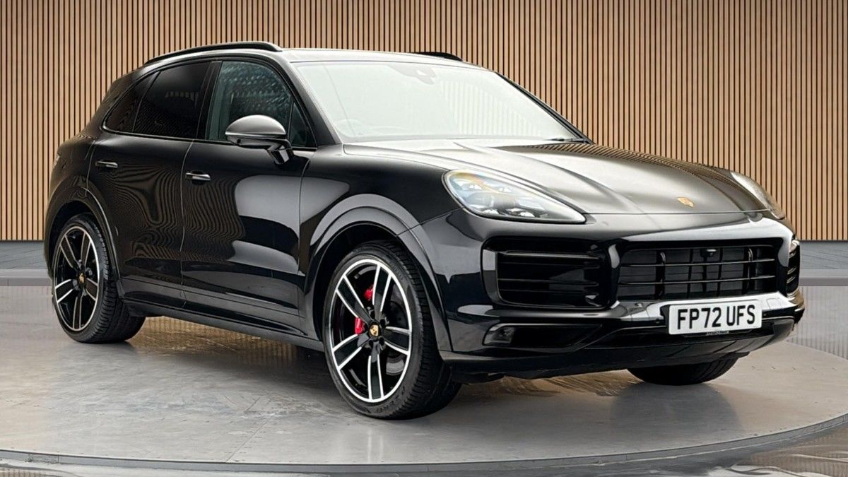 Porsche Cayenne Sticky Header Image