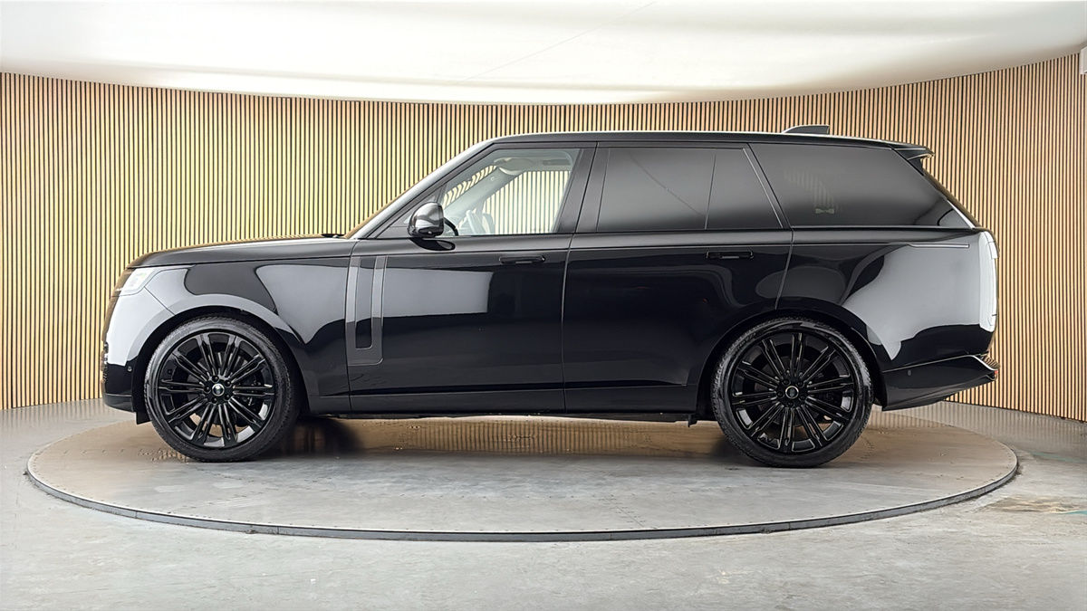 More views of Land Rover Range Rover