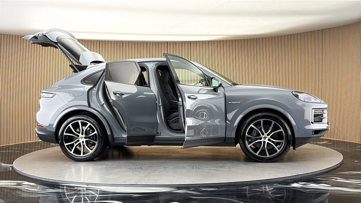 More views of Porsche Cayenne