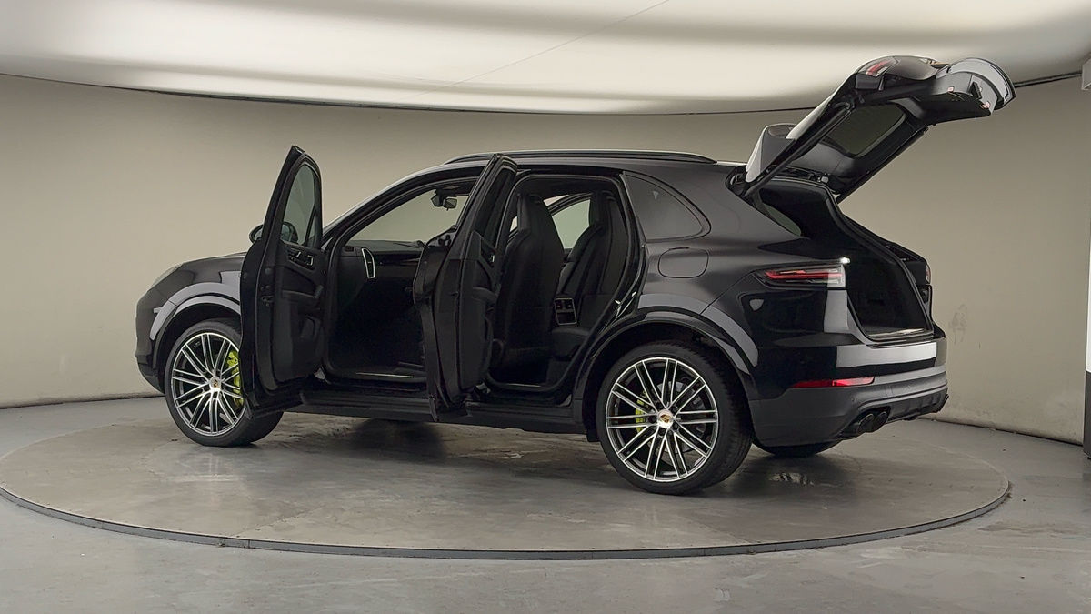 More views of Porsche Cayenne