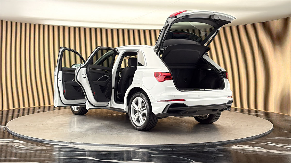 Audi Q3 Image 23