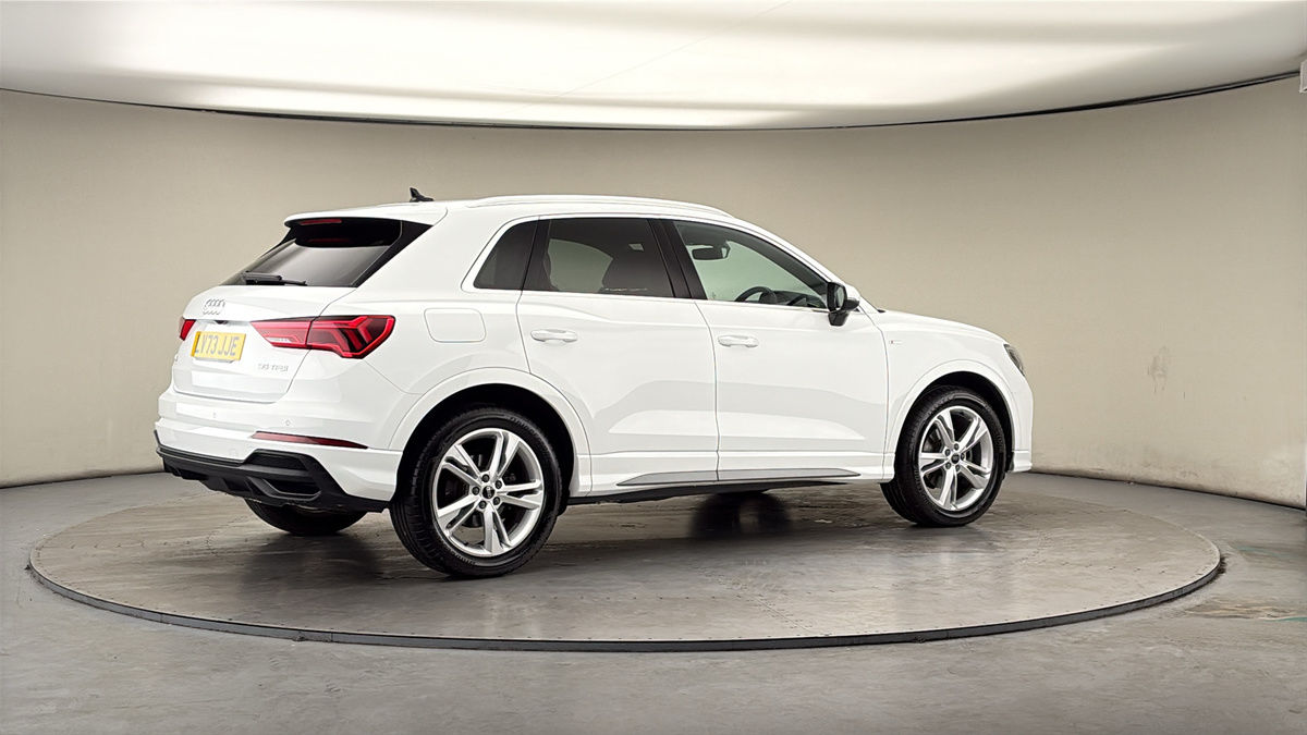 More views of Audi Q3