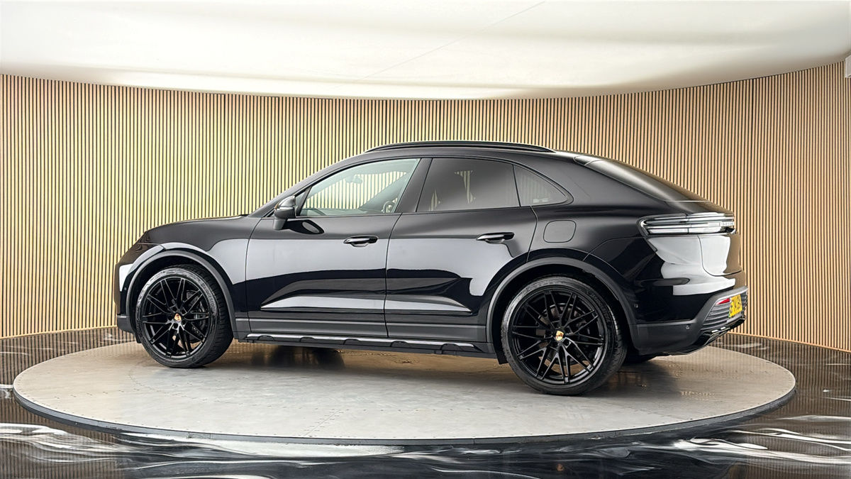 More views of Porsche Macan