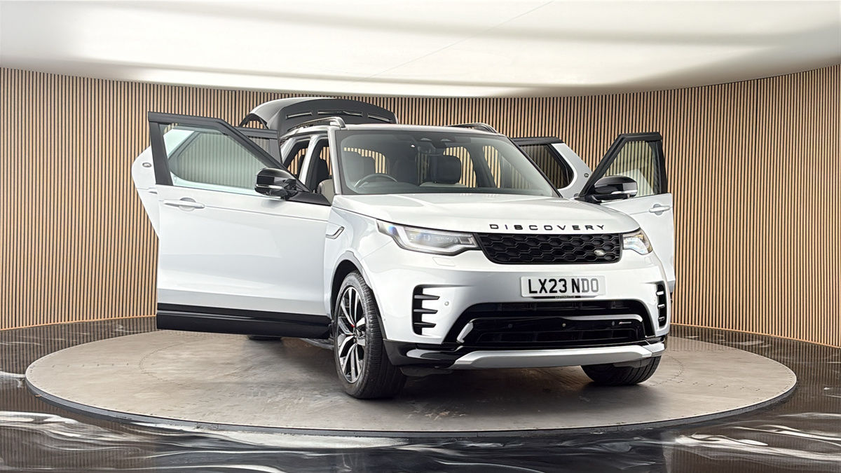 More views of Land Rover Discovery